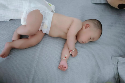 大同宝宝先长上牙还是下牙